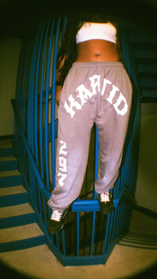NEW ERA GREY PANTS